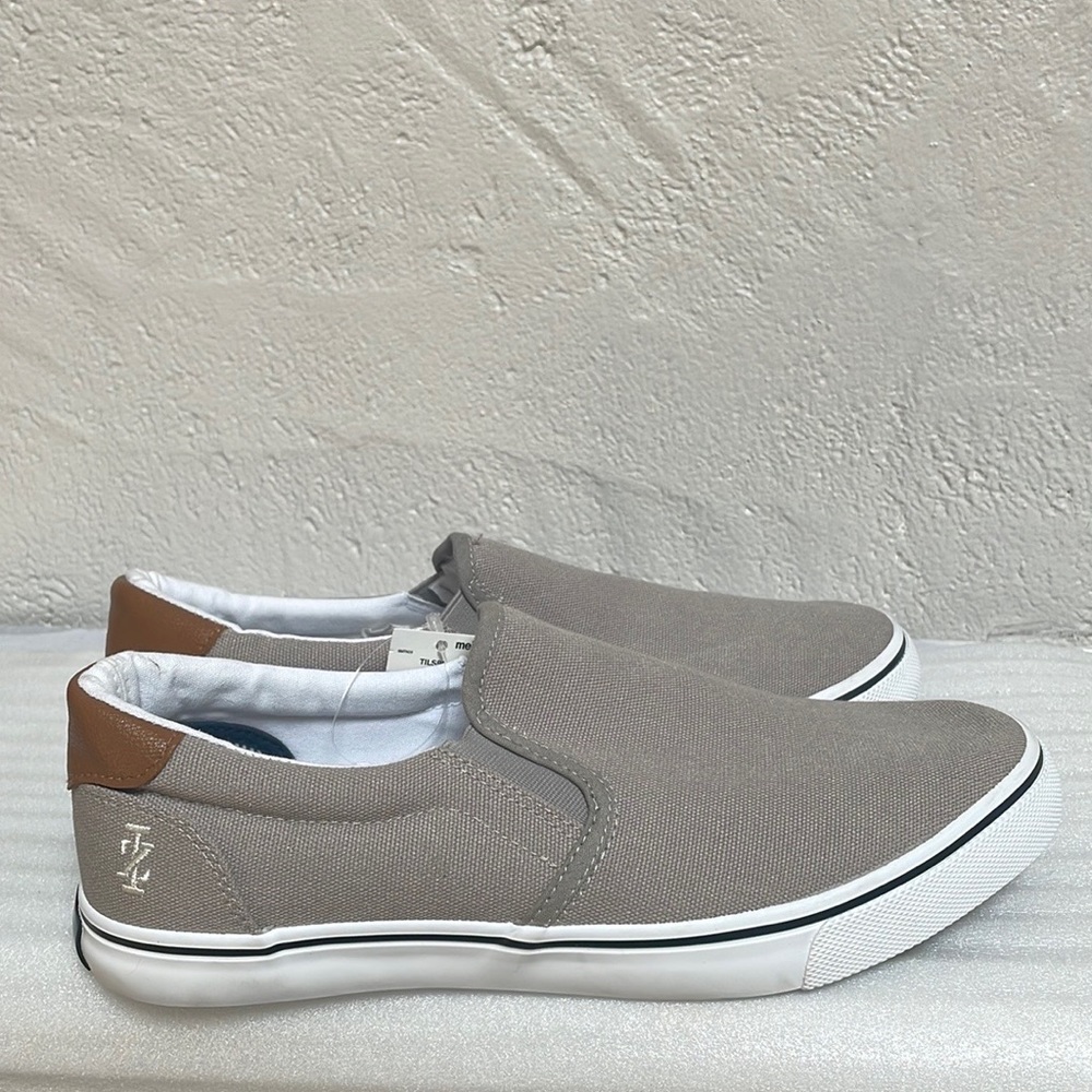 Izod - Men’s Canvas Slip On